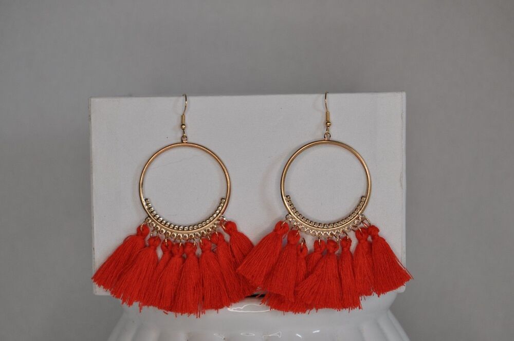Round Gold-tone Hoop Boho Gypsy earrings with red tassel fringe - Picture 4 of 5